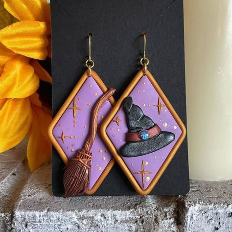 Polymer Clay Witch, Clay Witch, Polymer Clay Halloween, Clay Halloween, Halloween Clay, Diy Earrings Polymer Clay, Polymer Clay Flower Jewelry, Sculpey Clay, Handmade Clay Jewelry