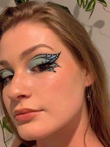 Butterfly Graphic Liner, Blue Butterfly Makeup, Makeup Mariposa, Butterfly Makeup, Pretty Eye Makeup, Butterfly Costume, Pride Makeup, Graphic Eyeliner, Graphic Liner