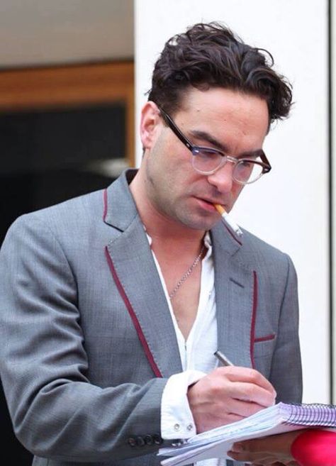 Johnny Galecki John Galecki, Leonard And Penny, Bigbang Theory, Big Bang Theory Funny, Big Ban, The Big Band Theory, Chuck Lorre, Amy Farrah Fowler, The Bigbang Theory