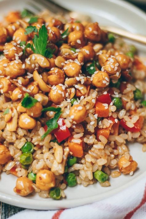 Chickpea And Rice, Fried Rice Vegan, Chickpea Fries, Cashew Recipes, Vegan Rice, Green Planet, Chickpea Recipes, Meatless Meals, Meat Free