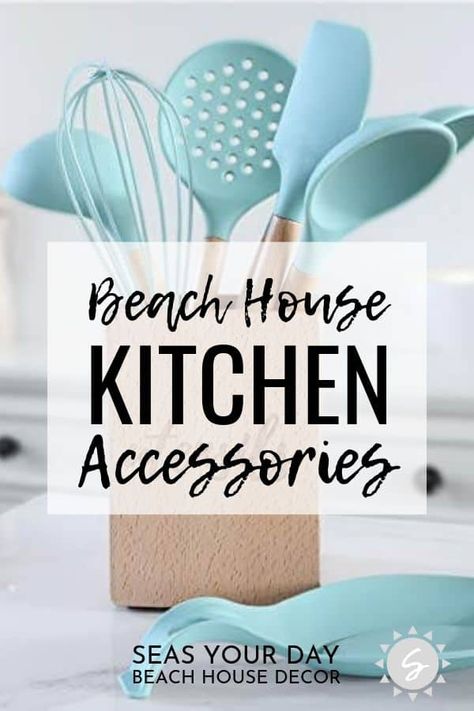 Beach House Kitchen, Beautiful Beach Houses, Coastal Kitchen Decor, Beach Kitchens, Beach House Kitchens, Tropical Home Decor, Beach House Style, Beach Cottage Decor, Beach House Interior