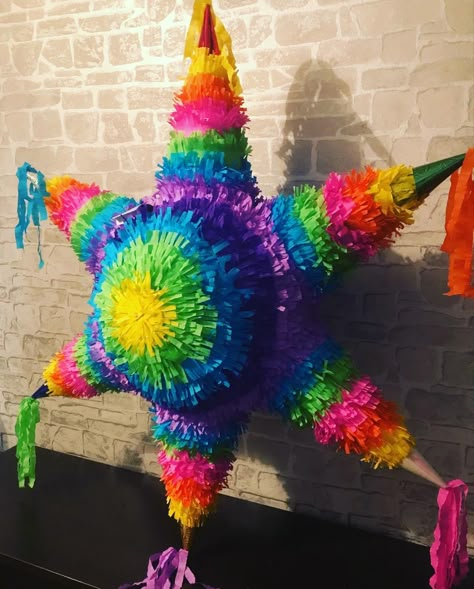 Diy Star Pinata, Mexican Star Pinata, Pinata Designs Ideas, Piñata Tattoo, Pinata Design, Mexican Piñatas, Mexican Pinata, Star Pinata, Piñata Ideas