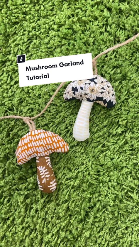 Cloth Garland Diy, Fabric Garland Diy, Diy Fabric Garland, Mushroom Garland, Easy Diy Fall Crafts, Diy Mushroom, Nursery Diy Projects, Diy Woodland, Vintage Bunting