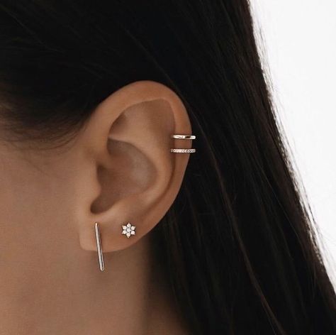 Ušný Piercing, Ear Peircings, Armband Tattoos, Helix Piercings, Septum Piercings, Cool Ear Piercings, Pretty Ear Piercings, Cute Ear Piercings, Piercings Unique