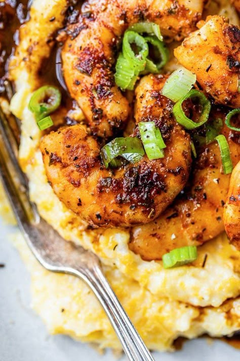 Blackened Shrimp And Grits, Cheesy Grits Recipe, Recipes High Protein, Popular Healthy Recipes, Shrimp N Grits Recipe, Blackened Shrimp, Cheesy Grits, Grits Recipe, Shrimp And Grits