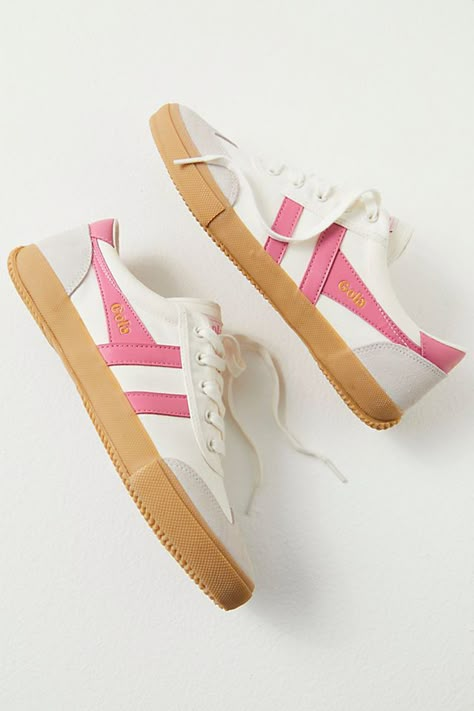 Country Shoes Women, Gola Shoes Woman Outfit, Spring Sneakers Outfit, Coolway Sneakers, Gola Sneakers Outfit, Going Out Sneakers, Cool Girl Sneakers, Women’s Sneakers, Women's Sneakers Outfit