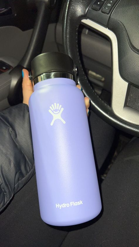 Purple Hydroflask, Preppy School Supplies, Hydro Flask Water Bottle, Trendy Water Bottles, Aesthetic Purple, Cute Gym Outfits, Girly Accessories, Hydro Flask, Purple Aesthetic