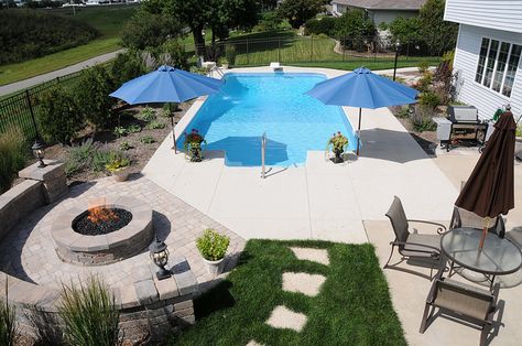 Vinyl Pool with paver brick retaining wall and fire pit done by All Seasons Pools and Spas in Orland Park, IL Pools Backyard Inground, Vinyl Pool, Backyard Pool Landscaping, Dream Pools, Backyard Pool Designs, Swimming Pools Backyard, Backyard Fire, Fire Pit Backyard, Dream Backyard