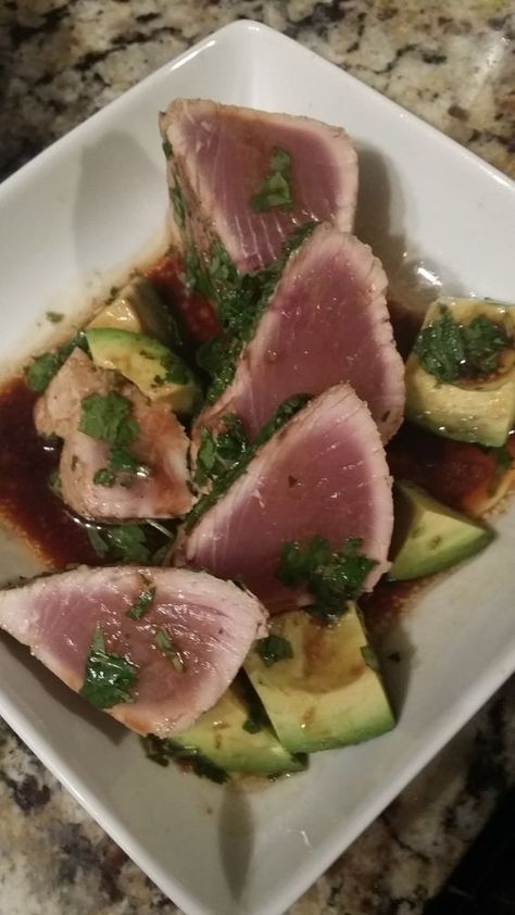 I’ve got to give a shout-out to my Dad (Hi, Daddy!) for giving me a bunch of fresh Bluefin and Yellowfin Tuna that I otherwise would never have bought. One of his customers went fishing off t… Tuna With Avocado, Fresh Tuna Recipes, Tuna Steak Recipes, Tuna Recipe, Tyler Florence, Tuna Avocado, Seared Tuna, Fresh Tuna, Yellowfin Tuna