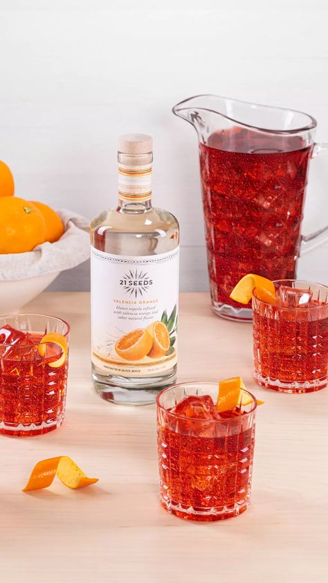 21Seeds Orange Tequila Negroni Simple Cocktail Recipes, Infused Tequila, Negroni Recipe, Tequila Recipe, Simple Cocktail, Fall Dinner Party, Valencia Orange, Best Cocktail Recipes, Cocktail Recipes Easy