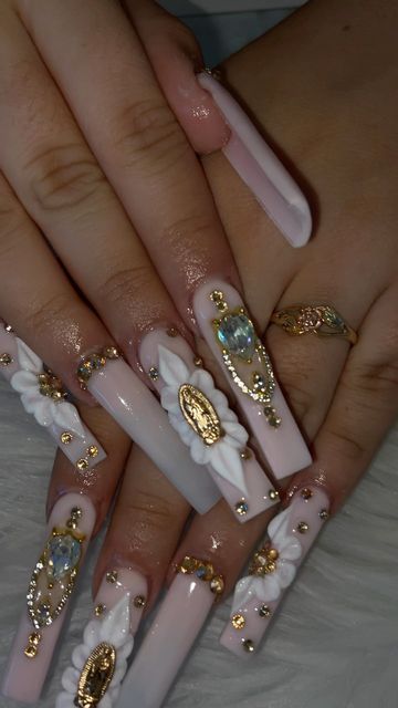 Pink San Judas Nails, Guadalupe Acrylic Nails, Acrylic Nails San Judas, Long Bling Nails, Green Virgencita Nails, Acrylic Nails Virgencita, Virgencita Nails, Xl Long Acrylic Nails, Money Nails