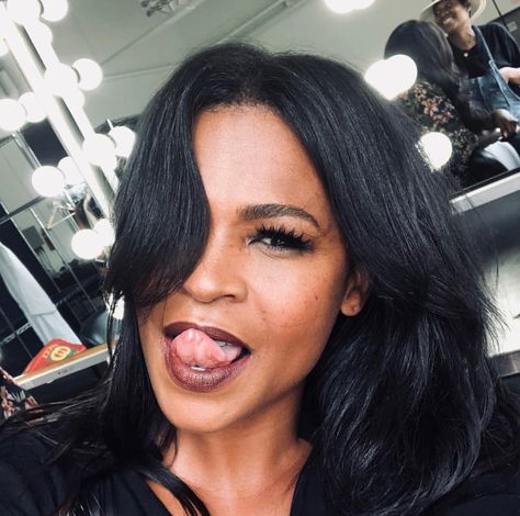 Beautiful Black women Nia Long 90s, Nia Long, African Women Art, 90s Inspired Outfits, Black Actresses, Black Hollywood, Black Femininity, Flawless Beauty, Relaxed Hair