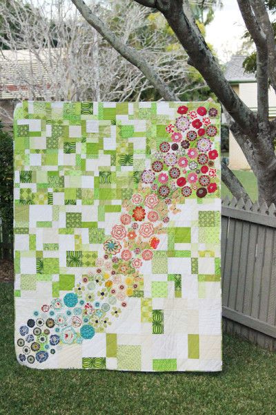 Meadow quilt:  9 patches and applique' Applique Quilts Tutorial, Landscape Quilting, Lap Quilt Patterns, Nine Patch Quilt, Spring Quilts, Quilt Care, Quilt Tutorial, Lap Quilts, Flower Quilt