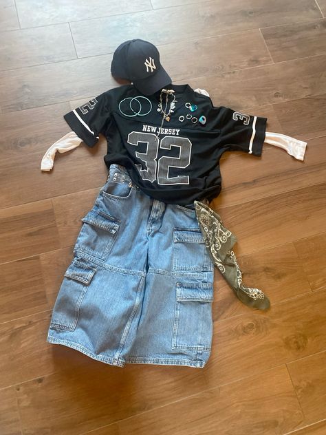 #90s #hiphop #retro #outfits 2000s Looks Outfits Hip Hop, Rapper Inspired Outfit, 80s Or 90s Outfits, Real 90s Outfits, 90s Fashion Jersey Outfits, Swaggy Outfits 90s, 90s Rnb Outfit, 90s Gangster Outfits, Tupac Outfits 90s