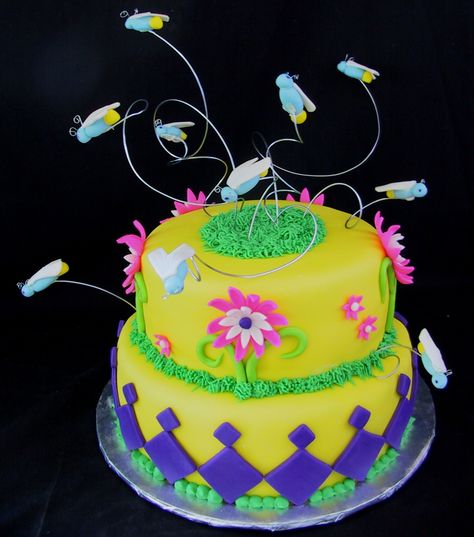 firefly cake...so cute!!! Choking hazard? Maybe. Worth the risk? Oh yeah Flower Birthday Cake, Lightning Bugs, Italian Cream, Birthday Cake With Flowers, Flower Birthday, Tiered Cake, Cake Fondant, Birthday Stuff, Cream Cheese Icing