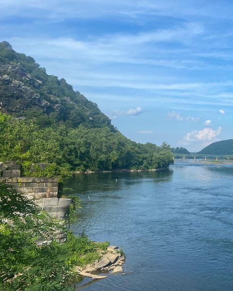 Potomac River, Potomac River at Harper's Ferry, West Virginia. Scenic Pictures, Harpers Ferry, Potomac River, West Virginia, Virginia