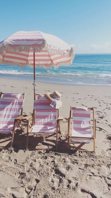 Palm Beach Lately on Instagram: "Cute! Think pink 🌊 💕 Our @businessandpleasure_co x @palmbeachlately chairs and umbrellas are the perfect Valentine’s Day gift! They are available at @minnowswim at @theroyalpoincianaplaza or online. #pink #palmbeach #beach" Beach Color Palettes, Palm Beach Decor, French Beach, Purple Beach, Fav Products, Pink Furniture, Striped Chair, Pink Umbrella, Summer Loving