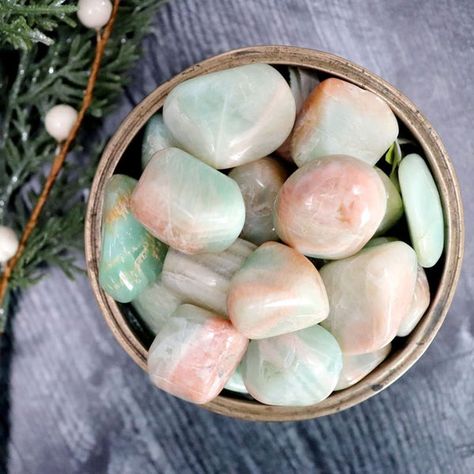 Sage Crystals, Pink Parrot, Green Moonstone, Green Parrot, Heart Chakra Healing, Pink Moonstone, Crystal Aesthetic, Chakra Healing Crystals, Crystals Healing