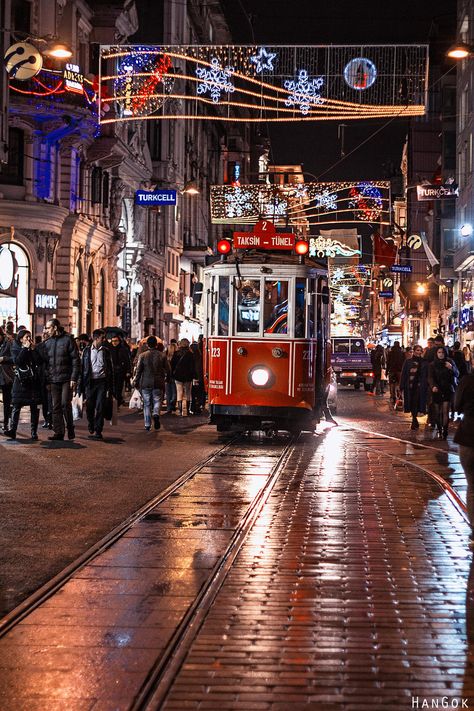 Edge City, Turkey Photography, Istanbul Turkey Photography, Night Theme, Istanbul Photography, Istanbul Travel, Train Art, Hagia Sophia, Travel Humor