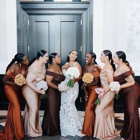 Caramel, blush, and ivory bridesmaids bouquets for the win! Photo via @igluxeweddings| wedding bouquets,bridal bouquet,bridesmaids bouquets,wedding flowers,flowers for wedding, floral wedding,floral details,flower arrangements,floral inspiration,bride to be,future bride,bridal things,bridal details,wedding stuff,wedding things,wedding details,wedding ideas,wedding inspo,wedding planning,wedding photography,fall wedding,fall wedding ideas,dream wedding ideas,event stylist,wedding florist Black People Weddings, Brown Wedding Themes, Brown Bridesmaid Dresses, Fall Bridesmaids, Fall Bridesmaid Dresses, Bridal Gallery, Munaluchi Bride, Brown Wedding, Dream Wedding Ideas Dresses