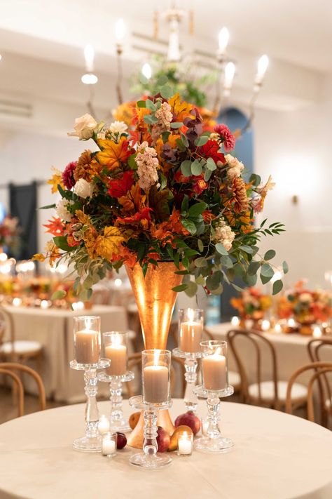 It was hard not to fall 🍂 in love with these florals These rich warm autumnal colors were perfect for Madison and Graham's wedding last November. We think they're the perfect pairing with the clean look of Il Mercato, welcoming every guest to harvest their love for the bride and groom and celebrate together.⁠ Wedding Decor Fall, Wedding Flowers Fall, Autumn Wedding Decor, Thanksgiving Floral Arrangements, Fall Wedding Reception, Fall Wedding Decor, Thanksgiving Floral, Altar Arrangement, Autumn Wedding Reception