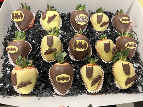 Marvel Chocolate Covered Strawberries, Deadpool Strawberries, Batman Chocolate Covered Strawberries, Batman Strawberries, Dog Themed Chocolate Covered Strawberries, Horror Movie Chocolate Covered Strawberries, Batman Cover, Strawberry Ideas, Deadpool And Wolverine