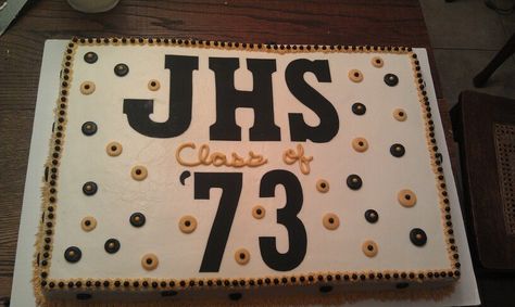 Class Reunion cake Class Reunion Cake Ideas, Reunion Cake Ideas, Class Reunion Cake, 50th Class Reunion Ideas, 10 Year Reunion, Reunion Ideas, Cake Party, Buttercream Cakes, High School Reunion