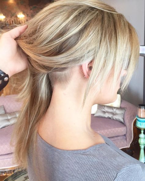 Undercut Long Hair, Medium Bob Haircut, Choppy Bob Hairstyles, Long Bob Haircuts, Lob Hairstyle, Long Bob Hairstyles, Undercut Hairstyles, Trending Hairstyles, Grunge Hair