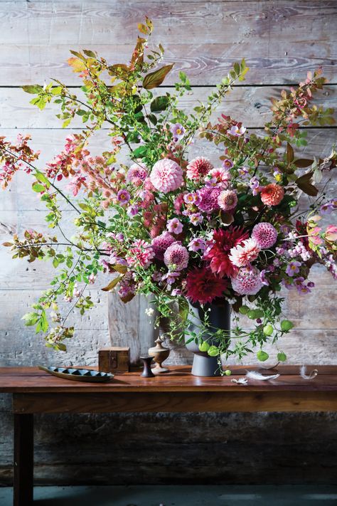 Gorgeous Flower Arrangement Ideas from an Expert Floral Designer | Architectural Digest Art Arrangement, Urn Arrangements, Floral Art Arrangements, Purple Bouquets, Large Flower Arrangements, Spring Floral Arrangements, Home Floral Arrangements, Flower Vase Arrangements, Arrangement Ideas