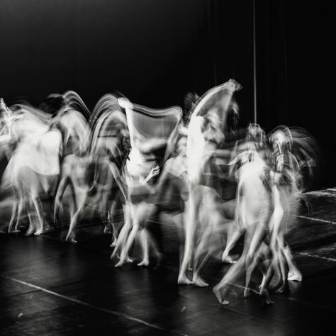 Modern Dans, Long Exposure Photos, Long Exposure Photography, Dance Movement, Dancing Aesthetic, Exposure Photography, Dance Photos, Modern Dance, Slow Motion