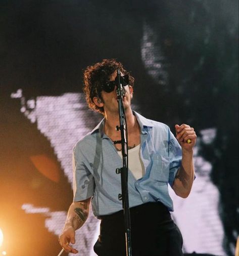 Matty Healy Costume, Matty Healy Outfit Inspiration, The 1975 Stage, Matty Healy Outfit, Matty Healy 2014, The 1975 Live, Lollapalooza Argentina, Matty 1975, Matthew Healy