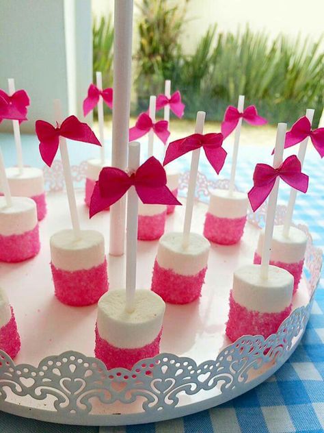 Minnie Mouse Sweets Table Ideas, Barbie 1st Birthday Party Ideas, Barbie Birthday Party Food, Pink Party Foods, Birthday Party Food Ideas, Barbie Cupcakes, Barbie Bday, Pink Velvet Cupcakes, Pink Marshmallow