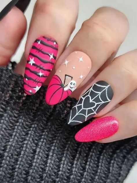 40+ Spooky and Fun Halloween Nail Art Ideas - HubPages Short Halloween Nails 2023, Stephs Nails, Fun Halloween Nails, Neat Nails, Holloween Nails, Halloween Manicure, Witch Nails, Halloween Acrylic, Halloween Acrylic Nails