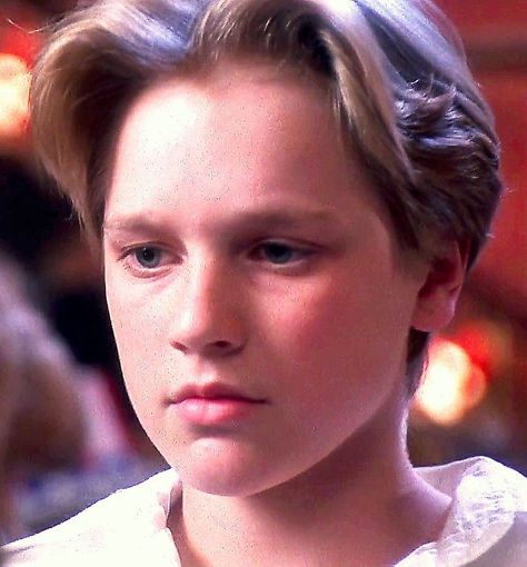 Casper Film, Casper 1995, Old Disney Channel Shows, 80’s Aesthetic, Devon Sawa, Casper Ghost, Boy Haircuts Long, Casper The Friendly Ghost, Ghost Boy