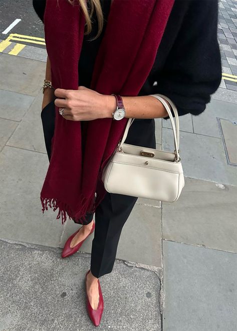 Red Scarf Outfit, Burgundy Outfit, European Outfit, Scarf Outfit, Autumn Fits, Europe Fashion, French Women, Tennis Clothes, Fall Fashion Outfits