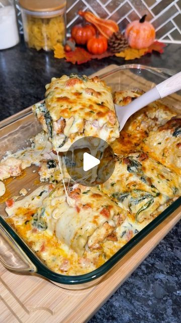 Jateriya Dashai’ on Instagram: "Chicken Alfredo lasagna rolls for tonight’s dinner 😊 

Full recipe on my site ❤️

•

•

#food #cooking #chickenlasagna #comfortfood" Chicken And Spinach Alfredo Lasagna, Pasta Rolls Stuffed, Sunday Dinner Ideas Families, Quick Sunday Dinner Ideas, Chicken Alfredo Lasagna Rolls, Alfredo Lasagna Recipe, Chicken Alfredo Lasagna Roll Ups, Alfredo Lasagna Rolls, Easy Sunday Dinner Ideas