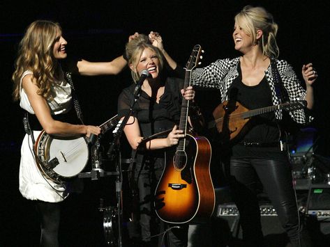 The Dixie Chicks, Natalie Maines, Chicago Trip, Dixie Chicks, The Chicks, Country Bands, Lady Antebellum, Album Of The Year, Hot Spots