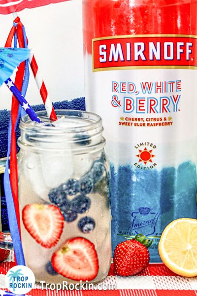 Red White And Berry Vodka Drinks, Red White And Berry Smirnoff Recipes, Smirnoff Red White And Berry Recipes, Red White Blue Cocktail, Vodka Lemonade Drinks, Smirnoff Recipes, Smirnoff Drinks, Vacation Drinks, Smirnoff Red