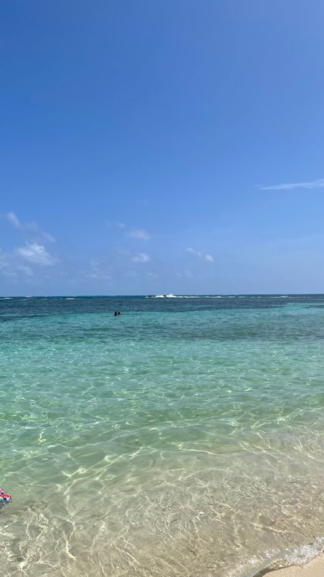 Colombia San Andrés Playa colores azul Aestethic Things, Beautiful Beaches Paradise, Palm Tree Sunset, Vision Board Pictures, Jamaica Travel, Vision Board Manifestation, Dream Travel Destinations, Future Lifestyle, Cabo San Lucas