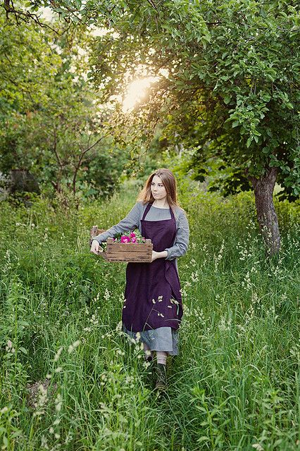 Minimal Easter, Golf Resort Wedding, Traditional Aprons, Apron Cooking, Purple Linen, Apron For Women, Apron Kitchen, Beauty Spot, Black Apple