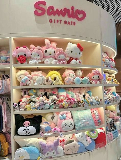 Sanrio Store Aesthetic, Anime Shopping Aesthetic, Toy Store Aesthetic, Pastel Crafts, Sanrio Shopping, Sanrio Room Decor, Hello Kitty Store, Sanrio Shop, Sanrio Aesthetic