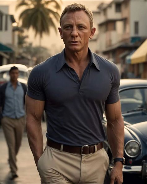 James Bond Outfits, Daniel Craig Style, Bond Outfits, Old Man Fashion, James Bond Style, Smart Casual Menswear, Mens Business Casual Outfits, Man Dressing Style, Mens Casual Outfits Summer