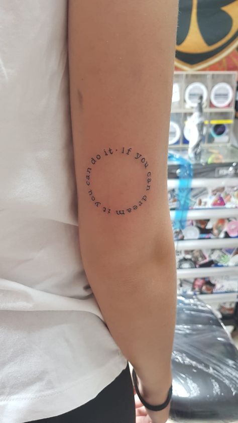 Circle Word Tattoo Design, Circular Word Tattoo, Circle Words Tattoo, Small Round Tattoo Ideas, Round Text Tattoo, Circle Writing Tattoo, Circle Date Tattoo, Words In A Circle Tattoo, Minimalist Tattoo Quote