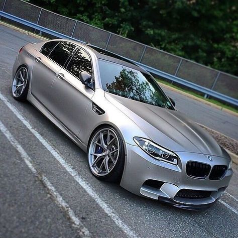 Bmw M5 F10, Carros Bmw, Bmw Classic Cars, Bmw 6 Series, Bmw Classic, Street Tracker, Bmw 4, Bmw Series, Triumph Bonneville