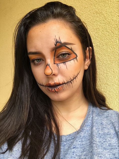 Halloween Makeup Easy Pumpkin, Half Face Halloween Makeup Easy, Simple Pumpkin Makeup Halloween, Pumpkin Witch Makeup, Jackolantern Makeup Halloween, Pumpkin Makeup Ideas Easy, Simple Pumpkin Makeup, Cute Pumpkin Makeup Ideas, Halloween Face Paint Adult