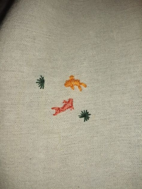 Cool Stiches, Fish Embroidery Easy, Embroidery Dinosaur Simple, Easy Frog Embroidery, Simple Fish Embroidery, Koi Fish Embroidery, Embroidery Tshirt Dinosaur, Fish Embroidery Designs, Embroidered Frog Simple