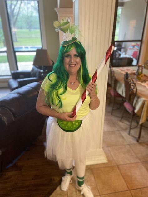 Margarita Halloween Costume Margarita Costume Diy, Jimmy Buffet Costume Ideas, Cocktail Costume Halloween, Alcohol Drink Costume Ideas, Margaritaville Costume, Margarita Halloween Costume, Drink Costume Alcoholic, Drink Costumes Alcoholic, Margarita Costume