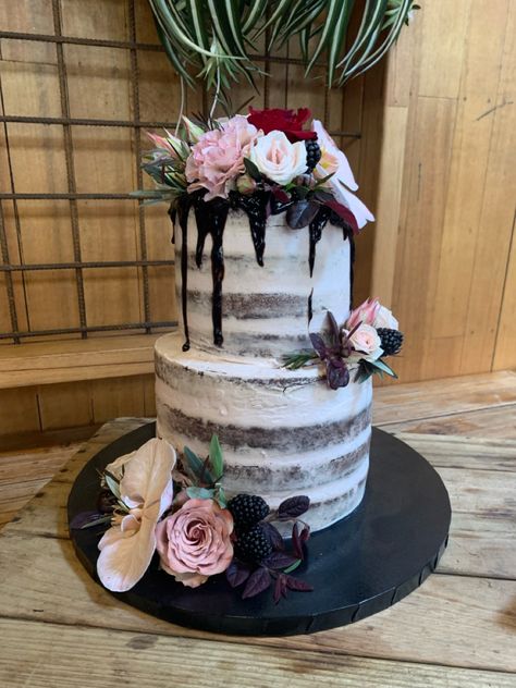 Black Forest Wedding Cake, Black Forest Wedding, Forest Wedding Cake, Vegan Black Forest, Wedding Cake Forest, Forest Wedding Venue, Forest Engagement, Black Forest Cake, Engagement Cakes