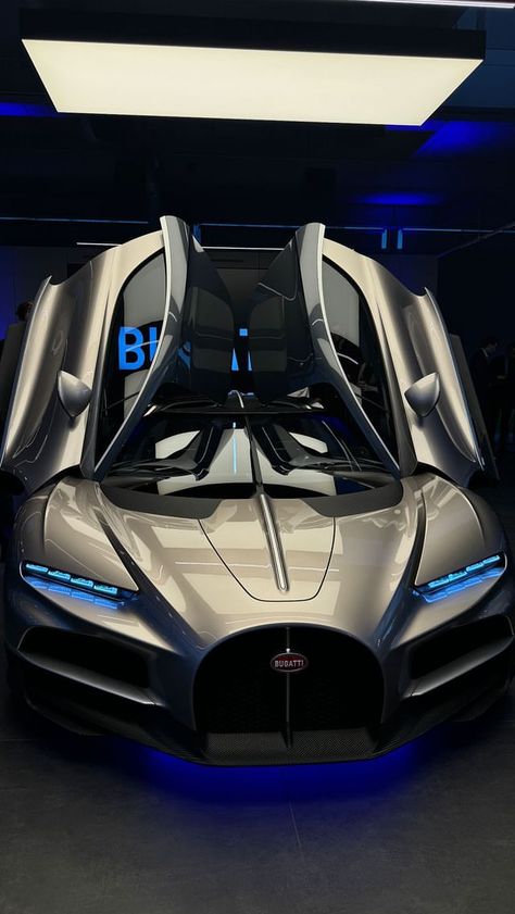 Bugatti Wallpapers, Super Car Bugatti, Grand Prix Cars, Pimped Out Cars, Bugatti Cars, Car Wallpaper, Bugatti Chiron, Super Luxury Cars, Super Car