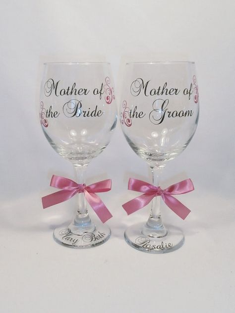 3 Personalized Mother of the Bride and by SimplySouthernCharms Glitter Wine Glasses Diy, Bridesmaid Glasses, Glitter Wine Glasses, Wedding Planners, Diy Wine Glasses, Hand Painted Glasses, Gold Bridal Showers, Craft Wedding, Wedding Glasses